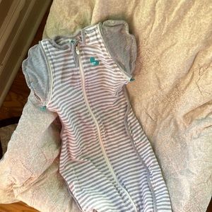 Love to Dream SwaddleUp Transition sleep sack